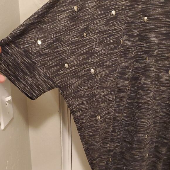 Lane Bryant Bat wing top 14/16 black gray with metal studded skulls HALLOWEEN - Picture 3 of 5